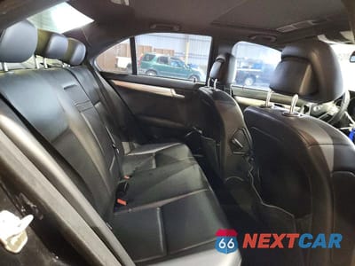 Zdjęcie 10 z 12 samochodu: 2013 MERCEDES-BENZ C 250 VIN:WDDGF4HB1DR272980 - miniatura