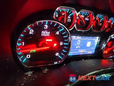 Zdjęcie 9 z 13 samochodu: 2017 CHEVROLET SUBURBAN C1500 LT VIN:1GNSCHKC3HR224030 - miniatura