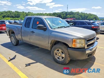 Czwarte zdjęcie samochodu z boku: 2008 CHEVROLET SILVERADO K1500 VIN:2GCEK19J881249048 - miniatura