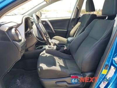 Zdjęcie 7 z 13 samochodu: 2018 TOYOTA RAV4 XLE VIN:JTMWFREV0JJ193229 - miniatura