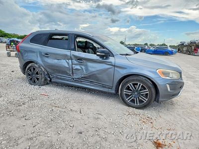 Czwarte zdjęcie samochodu z boku: 2017 VOLVO XC60 T5 DYNAMIC VIN:YV440MDR5H2222922 - miniatura