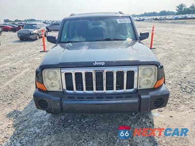 Piąte zdjęcie samochodu w środku: 2008 JEEP COMMANDER SPORT VIN:1J8HG48K18C212811 - miniatura
