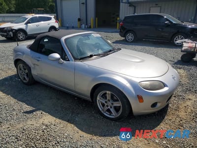Czwarte zdjęcie samochodu z boku: 2006 MAZDA MX-5 MIATA VIN:JM1NC25F560121346 - miniatura