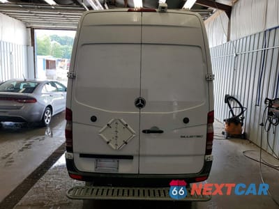 Zdjęcie 6 z 13 samochodu: 2014 MERCEDES-BENZ SPRINTER 2500 DELIVERY VAN VIN:WD3PE8DE4E5897381 - miniatura