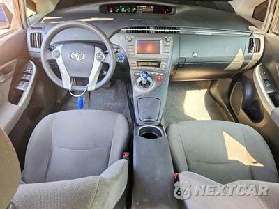 Zdjęcie 8 z 13 samochodu: 2015 TOYOTA PRIUS THREE VIN:JTDKN3DU8F1879145 - miniatura