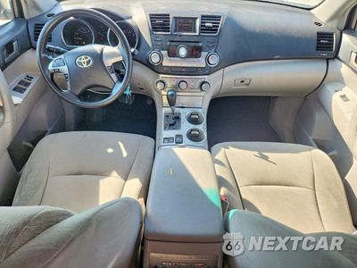 Zdjęcie 8 z 14 samochodu: 2011 TOYOTA HIGHLANDER BASE VIN:5TDBK3EH4BS041427 - miniatura