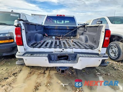 Zdjęcie 6 z 13 samochodu: 2017 GMC SIERRA K3500 DENALI VIN:1GT42YEY7HF234332 - miniatura
