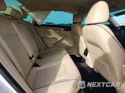 Zdjęcie 10 z 12 samochodu: 2017 VOLKSWAGEN PASSAT SE VIN:1VWBT7A37HC003454 - miniatura