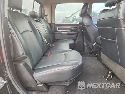 Zdjęcie 10 z 12 samochodu: 2019 RAM 1500 CLASSIC LARAMIE VIN:1C6RR6NM7KS702116 - miniatura