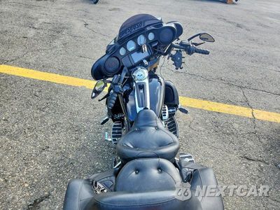 Zdjęcie 6 z 9 samochodu: 2016 HARLEY-DAVIDSON FLHTCUL ULTRA CLASSIC LOW VIN:1HD1KDM18GB689226 - miniatura
