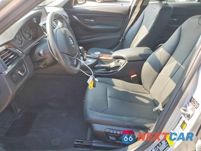 Zdjęcie 7 z 12 samochodu: 2015 BMW 328 XI VIN:WBA3B3G59FNR87409 - miniatura