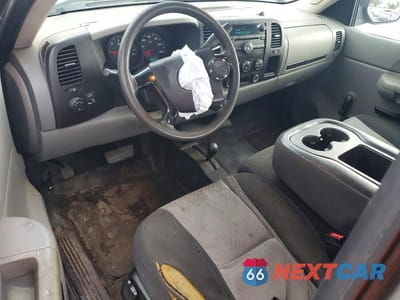 Zdjęcie 8 z 12 samochodu: 2008 CHEVROLET SILVERADO K1500 VIN:1GCEK19058Z271412 - miniatura