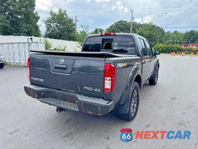 Trzecie zdjęcie samochodu z tyłu: 2015 NISSAN FRONTIER PRO-4X VIN:1N6AD0EV4FN737952 - miniatura