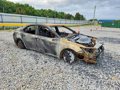 Czwarte zdjęcie samochodu z boku: 2019 TOYOTA CAMRY LE VIN:4T1B11HK4KU820994 - miniatura