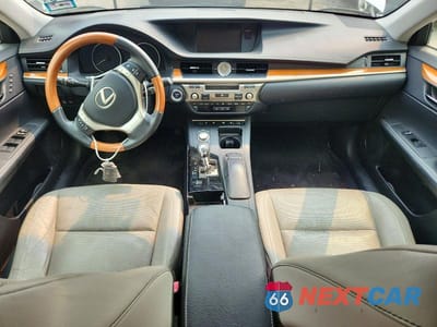 Zdjęcie 8 z 12 samochodu: 2015 LEXUS ES 300H VIN:JTHBW1GG5F2080763 - miniatura