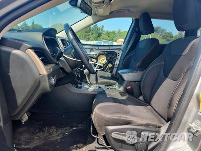 Zdjęcie 7 z 12 samochodu: 2015 JEEP CHEROKEE LATITUDE VIN:1C4PJMCS9FW504102 - miniatura