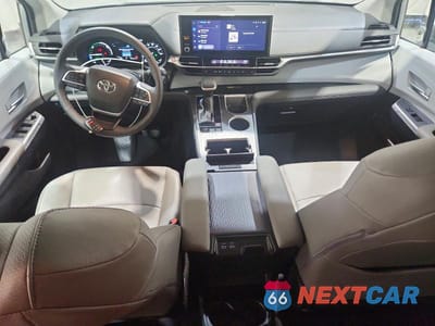 Zdjęcie 8 z 13 samochodu: 2025 TOYOTA SIENNA XLE 8-PASSENGER VIN:5TDYRKEC1SS260060 - miniatura