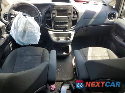 Zdjęcie 8 z 13 samochodu: 2020 MERCEDES-BENZ METRIS DELIVERY VAN VIN:WD3PG3EA9L3654246 - miniatura