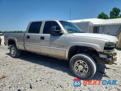 Czwarte zdjęcie samochodu z boku: 2002 CHEVROLET SILVERADO K2500 HEAVY DUTY VIN:1GCHK23112F104011 - miniatura