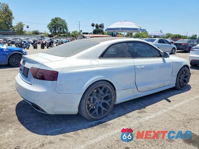Trzecie zdjęcie samochodu z tyłu: 2015 AUDI RS5 VIN:WUAC6AFRXFA900322 - miniatura