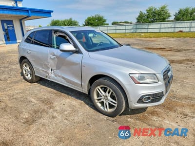 Czwarte zdjęcie samochodu z boku: 2014 AUDI Q5 PREMIUM PLUS VIN:WA1DGAFP7EA051451 - miniatura