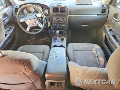 Zdjęcie 8 z 12 samochodu: 2008 DODGE CHARGER VIN:2B3KA43R88H116806 - miniatura