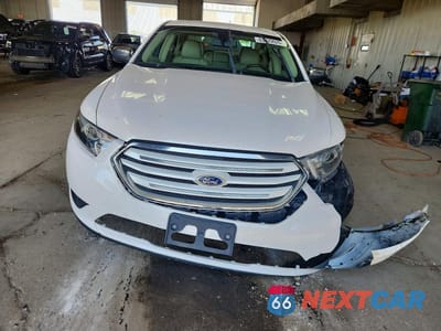 Piąte zdjęcie samochodu w środku: 2015 FORD TAURUS LIMITED VIN:1FAHP2F85FG139151 - miniatura