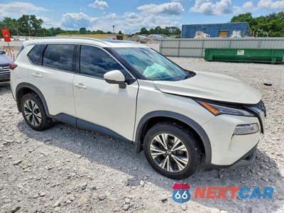 Czwarte zdjęcie samochodu z boku: 2021 NISSAN ROGUE SV VIN:5N1AT3BB9MC848079 - miniatura