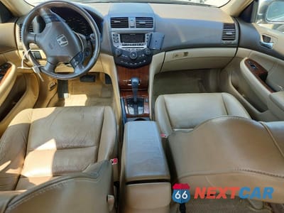 Zdjęcie 8 z 12 samochodu: 2006 HONDA ACCORD EX VIN:1HGCM665X6A008070 - miniatura
