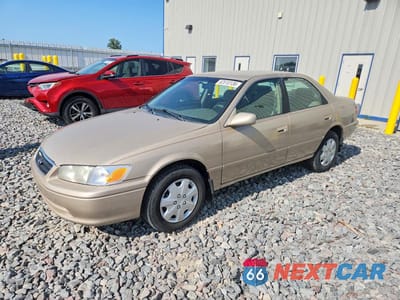 2000 TOYOTA CAMRY LE 4T1BG22K3YU007670 - główne zdjęcie licytacji z USA - miniatura