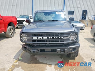 Piąte zdjęcie samochodu w środku: 2022 FORD BRONCO BASE VIN:1FMEE5DH5NLB17515 - miniatura