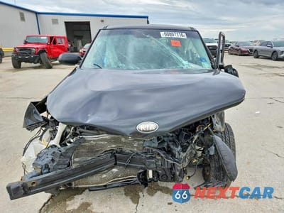 Piąte zdjęcie samochodu w środku: 2014 KIA SOUL BASE VIN:KNDJN2A26E7106260 - miniatura