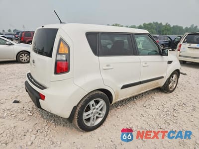 Trzecie zdjęcie samochodu z tyłu: 2011 KIA SOUL + VIN:KNDJT2A26B7272831 - miniatura