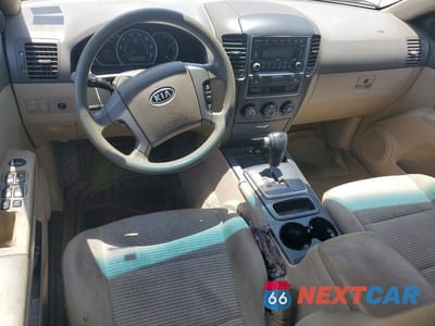 Zdjęcie 8 z 12 samochodu: 2009 KIA SORENTO BASE VIN:KNDJD735295878005 - miniatura