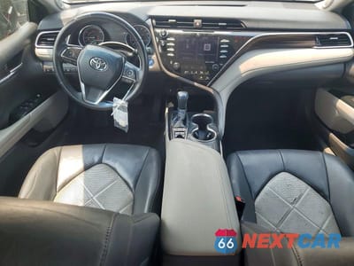 Zdjęcie 8 z 12 samochodu: 2018 TOYOTA CAMRY HYBRID XLE VIN:4T1B21HK5JU003531 - miniatura