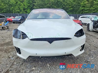 Piąte zdjęcie samochodu w środku: 2018 TESLA MODEL X VIN:5YJXCBE24JF116803 - miniatura