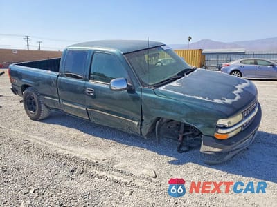 Czwarte zdjęcie samochodu z boku: 2001 CHEVROLET SILVERADO K1500 VIN:1GCEK19T21E150652 - miniatura