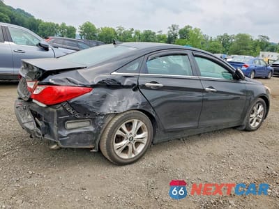 Trzecie zdjęcie samochodu z tyłu: 2011 HYUNDAI SONATA LIMITED VIN:5NPEC4AC8BH119613 - miniatura