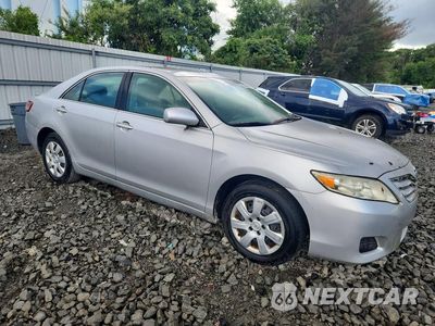 Czwarte zdjęcie samochodu z boku: 2010 TOYOTA CAMRY LE VIN:4T1BF3EK1AU023439 - miniatura
