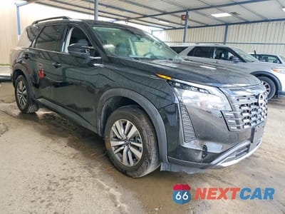 Czwarte zdjęcie samochodu z boku: 2026 NISSAN PATHFINDER SL VIN:5N1DR3CS3TC254208 - miniatura