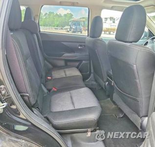 Zdjęcie 11 z 13 samochodu: 2017 MITSUBISHI OUTLANDER SE VIN:JA4AD3A39HZ009753 - miniatura