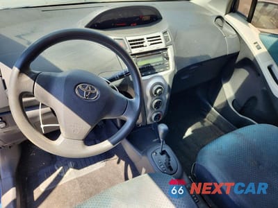 Zdjęcie 8 z 12 samochodu: 2008 TOYOTA YARIS BASE VIN:JTDJT923X85158223 - miniatura