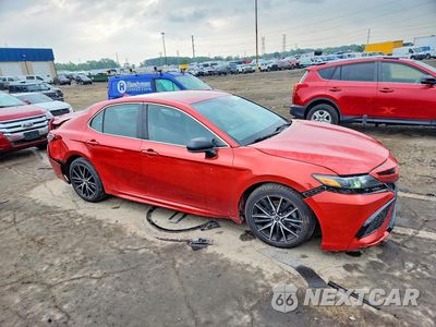 Czwarte zdjęcie samochodu z boku: 2021 TOYOTA CAMRY SE VIN:4T1G11AK0MU469004 - miniatura