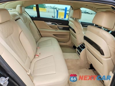 Zdjęcie 10 z 12 samochodu: 2018 BMW 740 XE VIN:WBA7J2C52JG938408 - miniatura