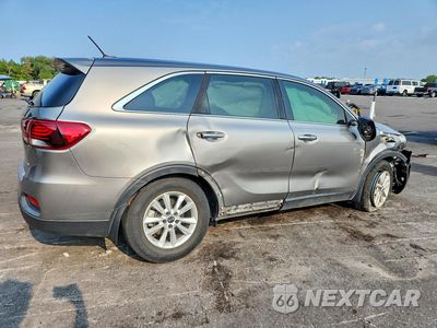 Trzecie zdjęcie samochodu z tyłu: 2019 KIA SORENTO LX VIN:5XYPG4A31KG541467 - miniatura