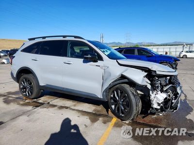 Czwarte zdjęcie samochodu z boku: 2022 KIA SORENTO X-LINE SX PRESTIGE VIN:5XYRKDLF9NG124925 - miniatura