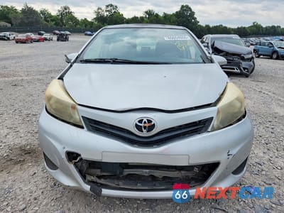 Piąte zdjęcie samochodu w środku: 2012 TOYOTA YARIS 5-DOOR LE VIN:JTDKTUD32CD517437 - miniatura