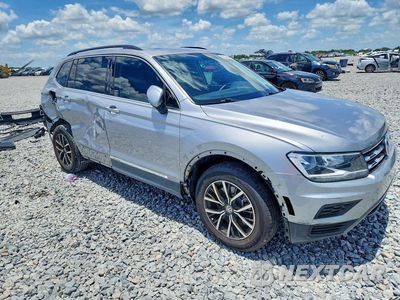 Czwarte zdjęcie samochodu z boku: 2021 VOLKSWAGEN TIGUAN SE/SE R-LINE BLACK/SEL VIN:3VV3B7AX1MM118526 - miniatura