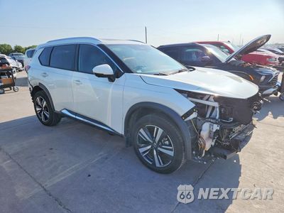 Czwarte zdjęcie samochodu z boku: 2021 NISSAN ROGUE SL VIN:5N1AT3CA1MC845960 - miniatura