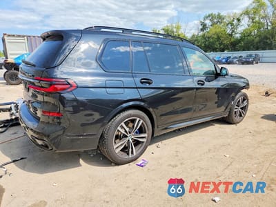 Trzecie zdjęcie samochodu z tyłu: 2025 BMW X7 XDRIVE40I VIN:5UX23EM06S9X05857 - miniatura